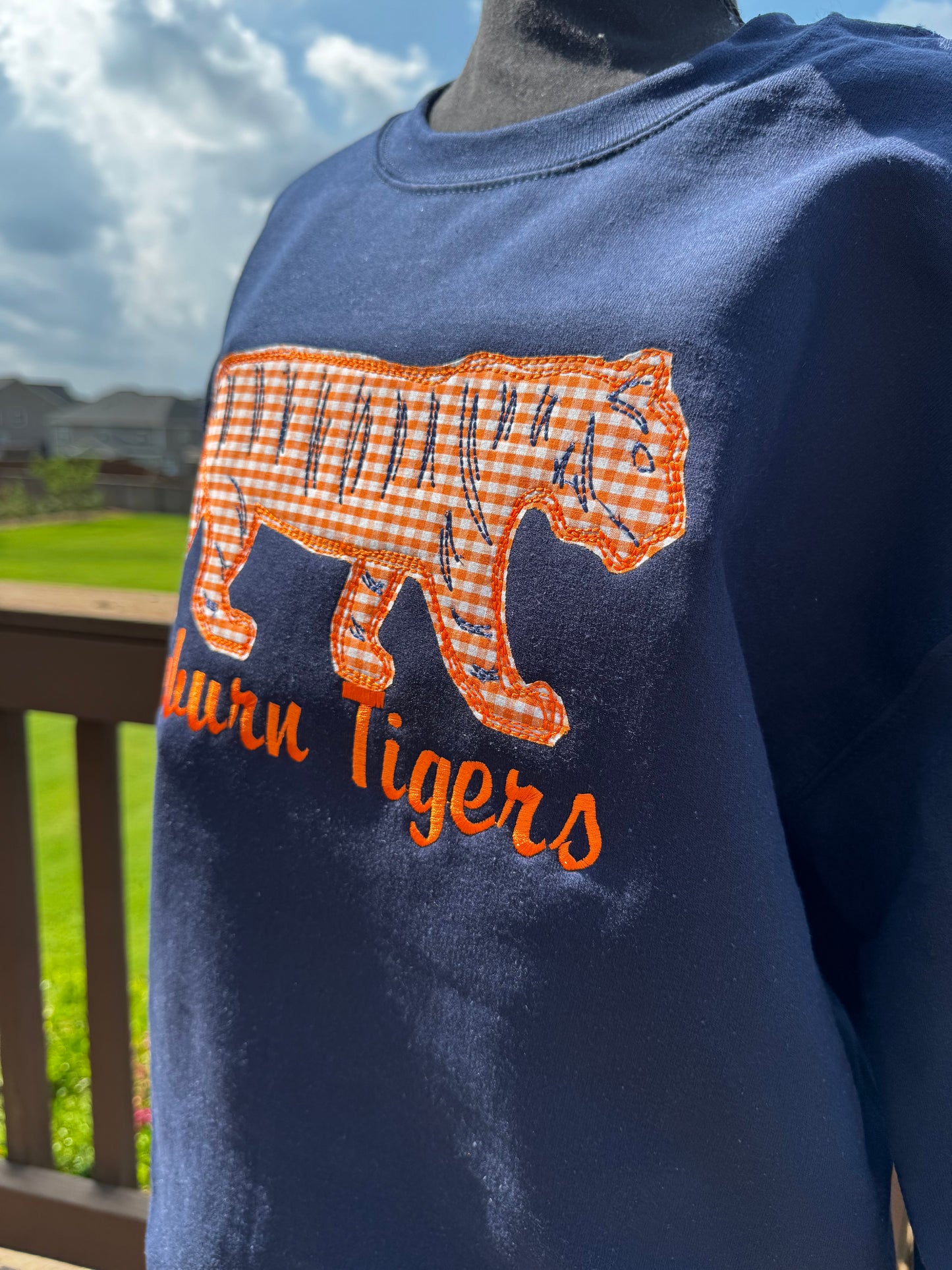 Auburn Tigers Applique Embroidered Sweatshirt